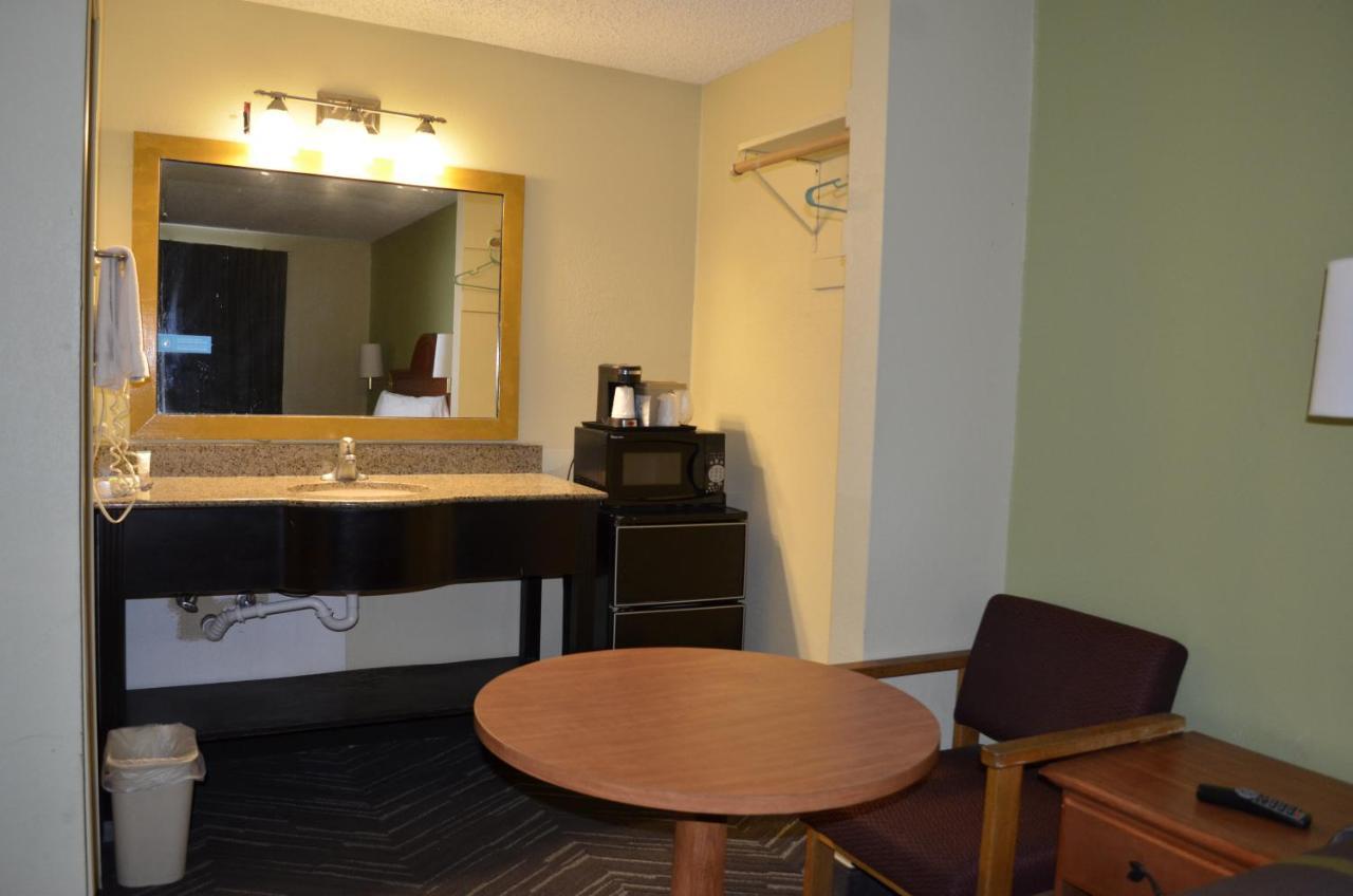 Budget Inn Williamsville Ngoại thất bức ảnh