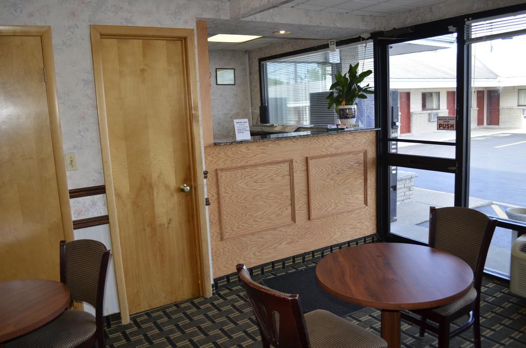 Budget Inn Williamsville Ngoại thất bức ảnh