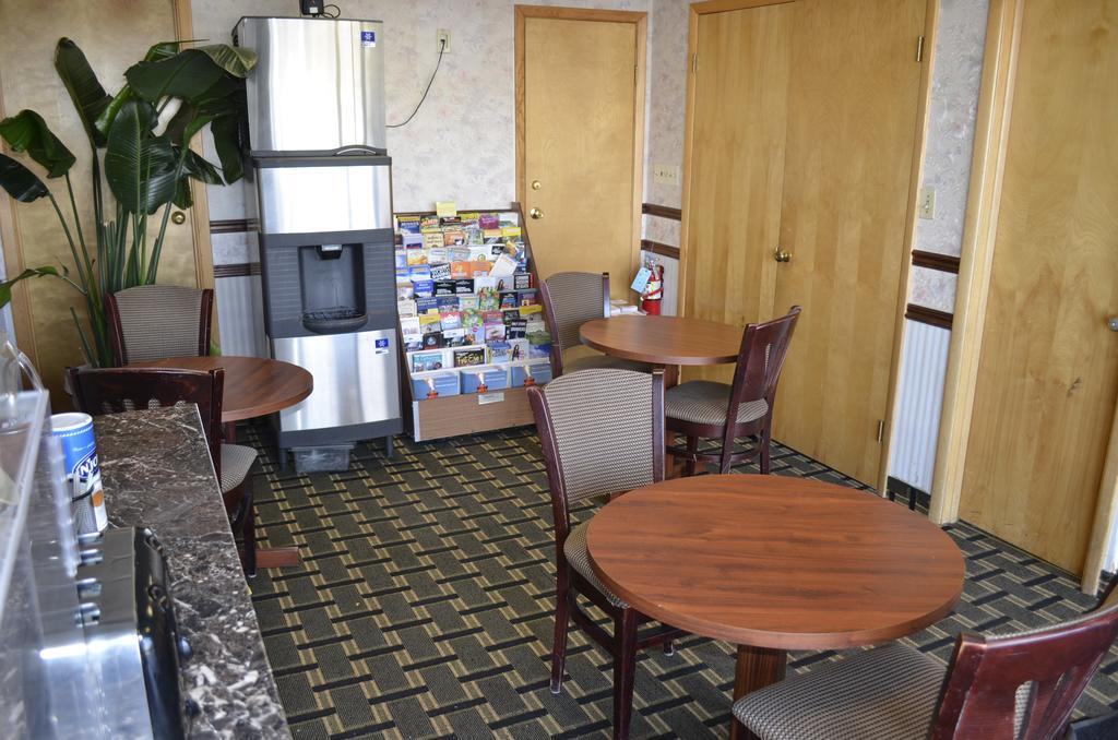 Budget Inn Williamsville Ngoại thất bức ảnh