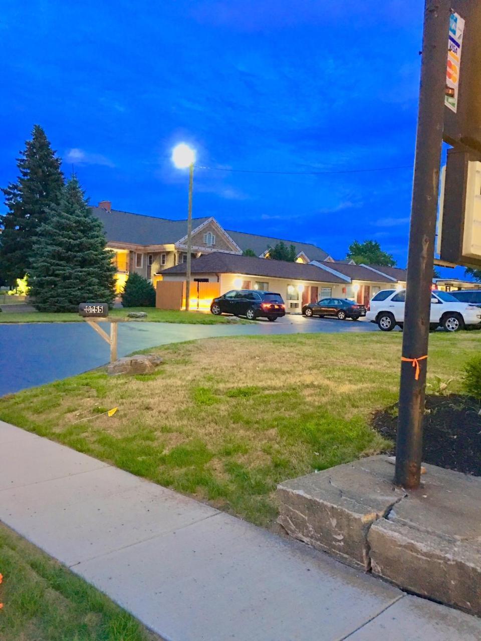 Budget Inn Williamsville Ngoại thất bức ảnh