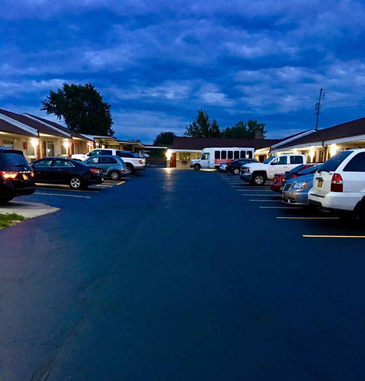 Budget Inn Williamsville Ngoại thất bức ảnh
