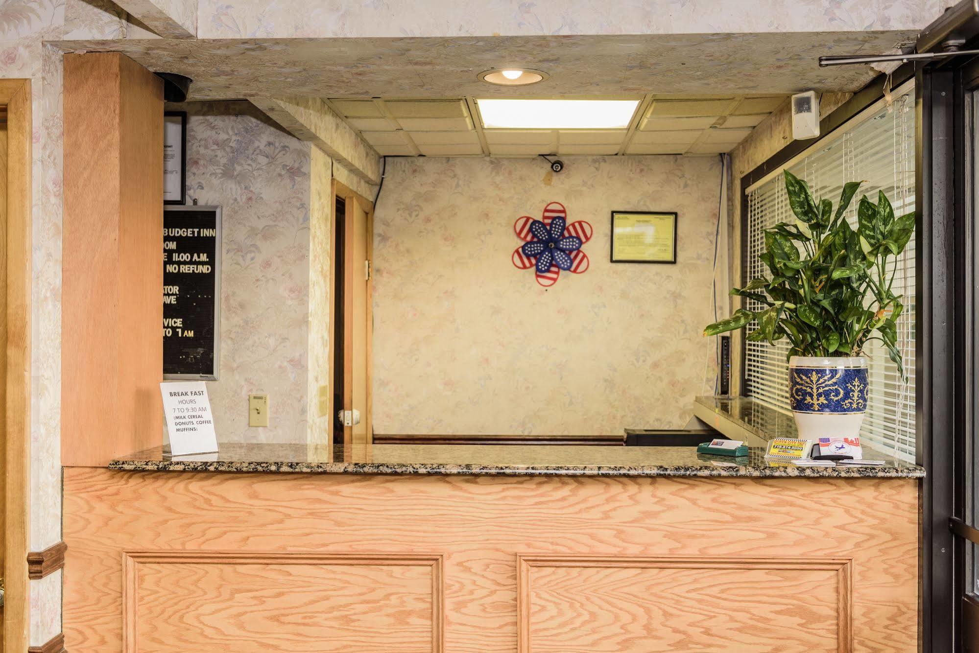 Budget Inn Williamsville Ngoại thất bức ảnh