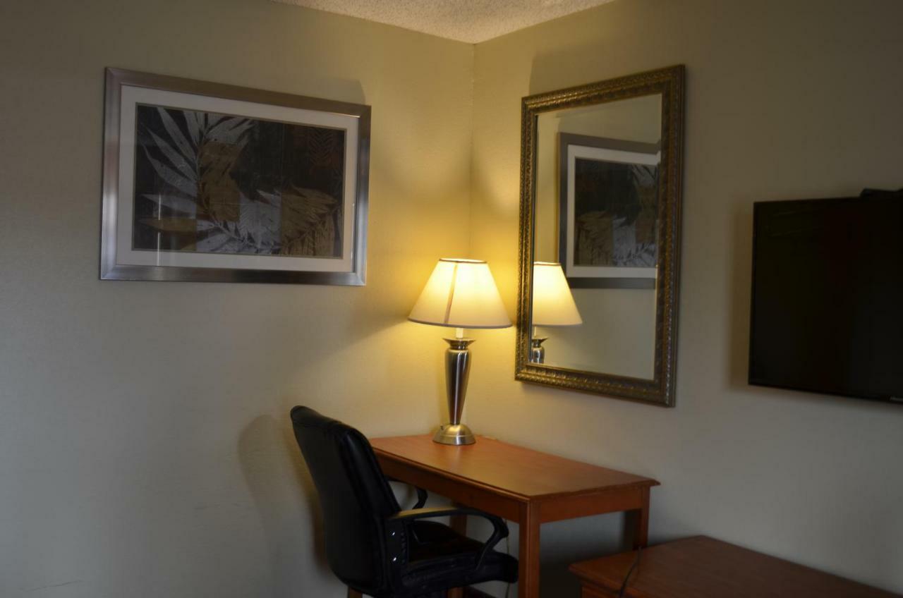 Budget Inn Williamsville Ngoại thất bức ảnh